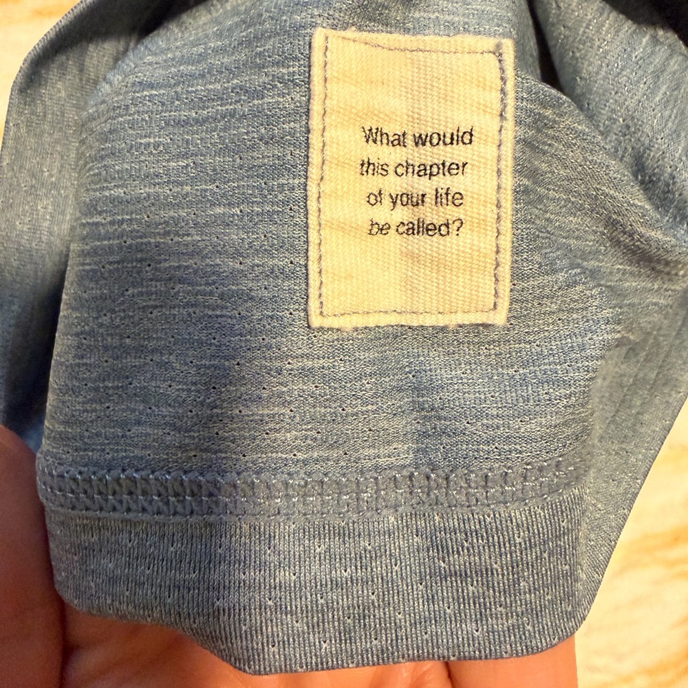 Vuori Shirt Mens Large Blue Gray Performance Pocket Crewneck Short Sleeve Tee - Picture 3 of 5